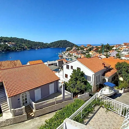 Bertie's - One Bedroom With Terrace And Sea View A2 Apartman