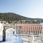 Bertie's - One Bedroom With Terrace And Sea View A2 *