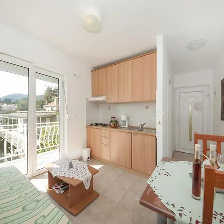 Bertie's - One Bedroom With Terrace And Sea View A2